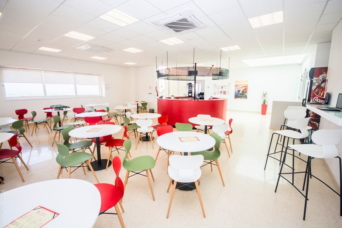 La cafetería de la escuela